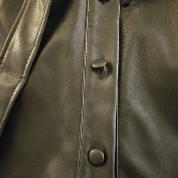 Faux leather belted skirt - Picture 4 of 8